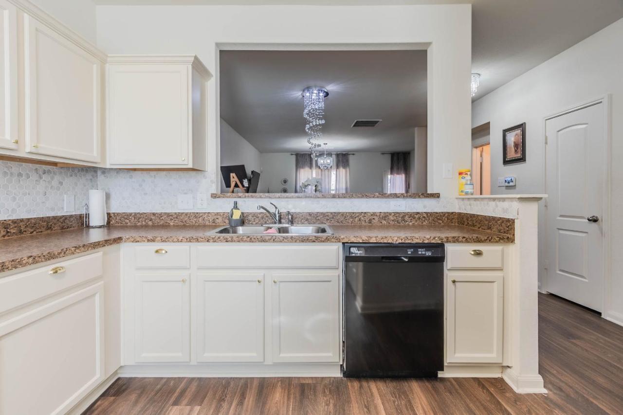 Luxury 5Br Dallas Retreat With Business Amenities - Perfect For Business Travelers, Families & Groups ภายนอก รูปภาพ