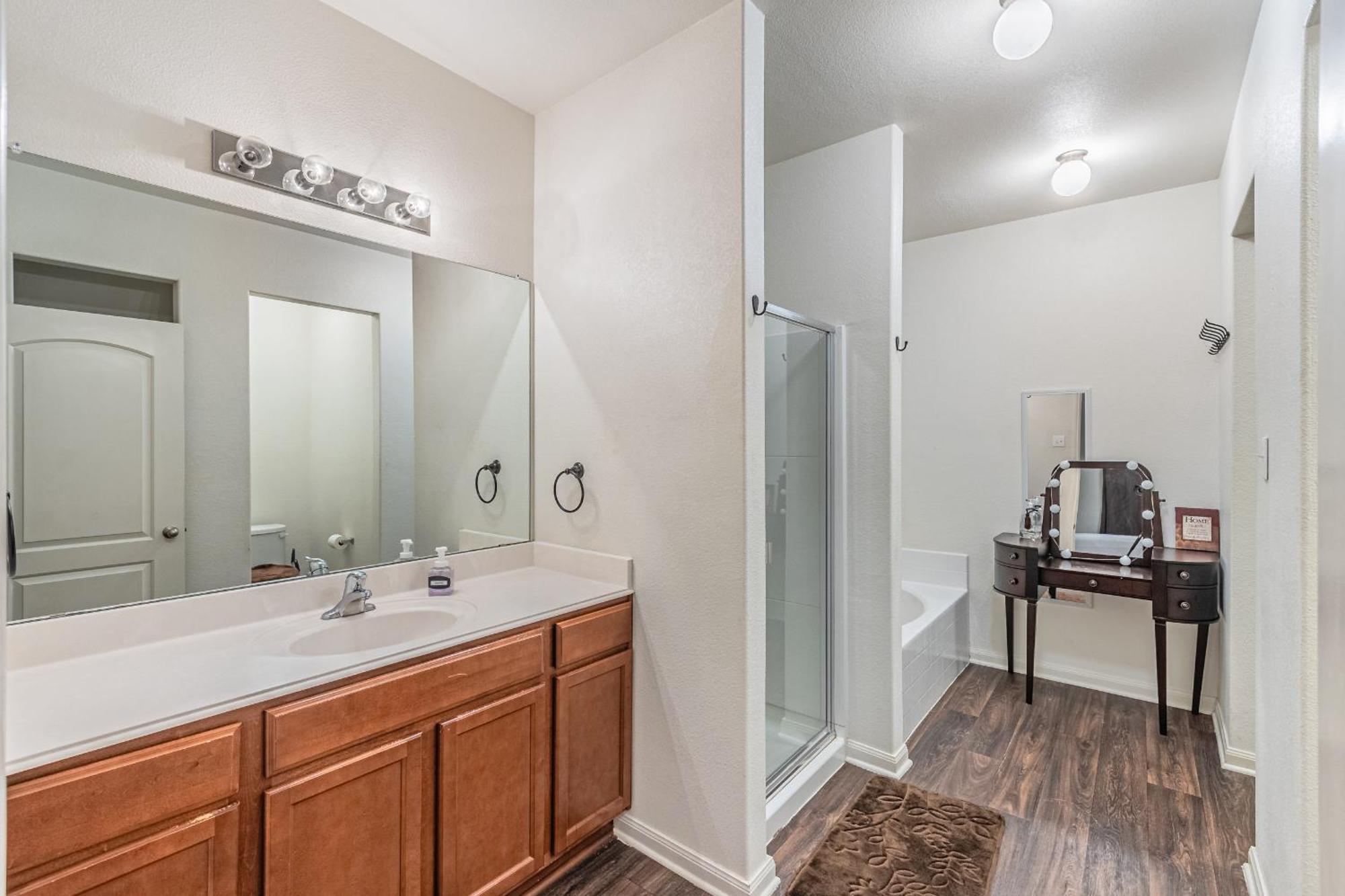 Luxury 5Br Dallas Retreat With Business Amenities - Perfect For Business Travelers, Families & Groups ภายนอก รูปภาพ